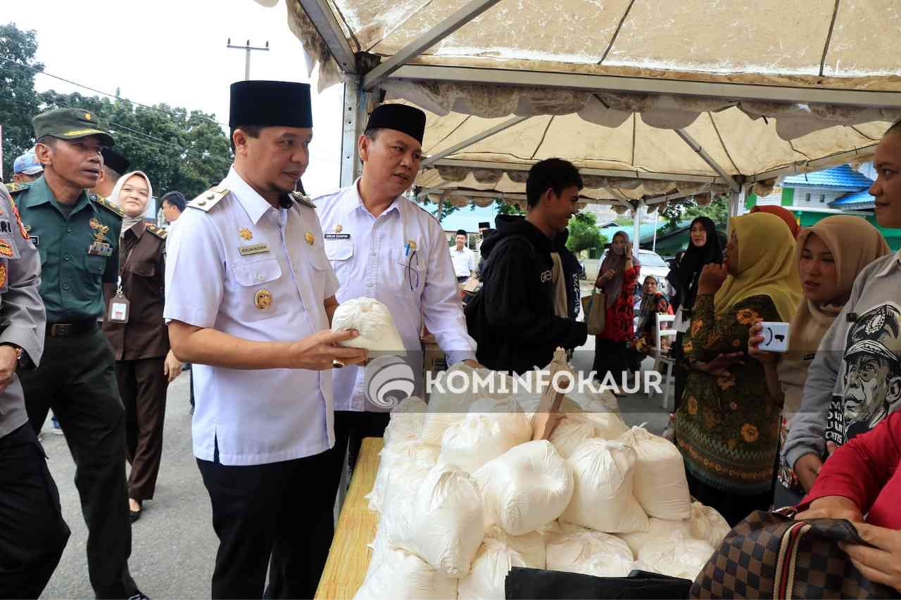 Dibuka Wabup, Pasar Murah Diserbu Warga