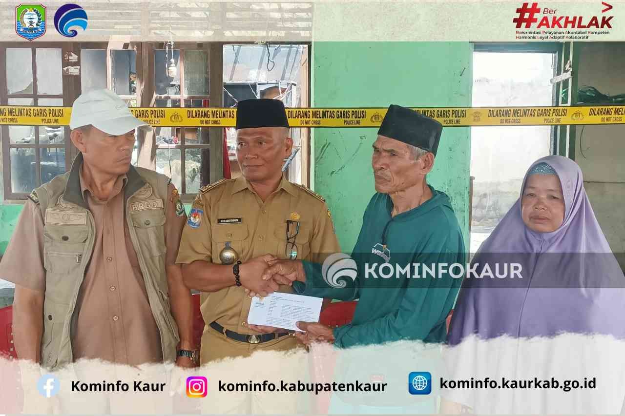 Ringankan Beban, Pemda Kaur Bantu Korban Kebakaran 
