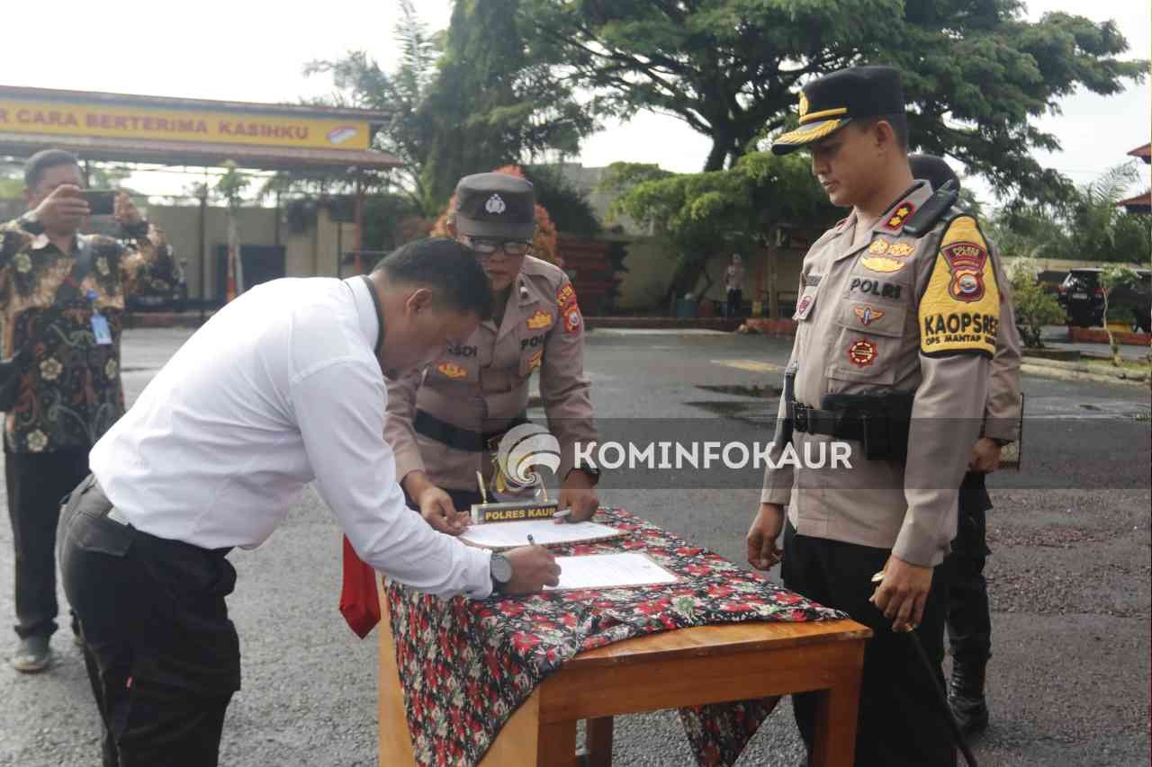 Komitmen Netral Pemilu Serentak 2024, Personel Polres Kaur Tandatangani Pakta Integritas 