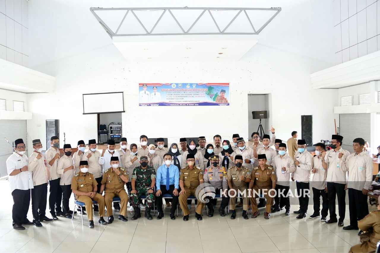 Bupati Kukuhkan  30 Petugas dan Fasilitator TRC,SLRT Puskesos 