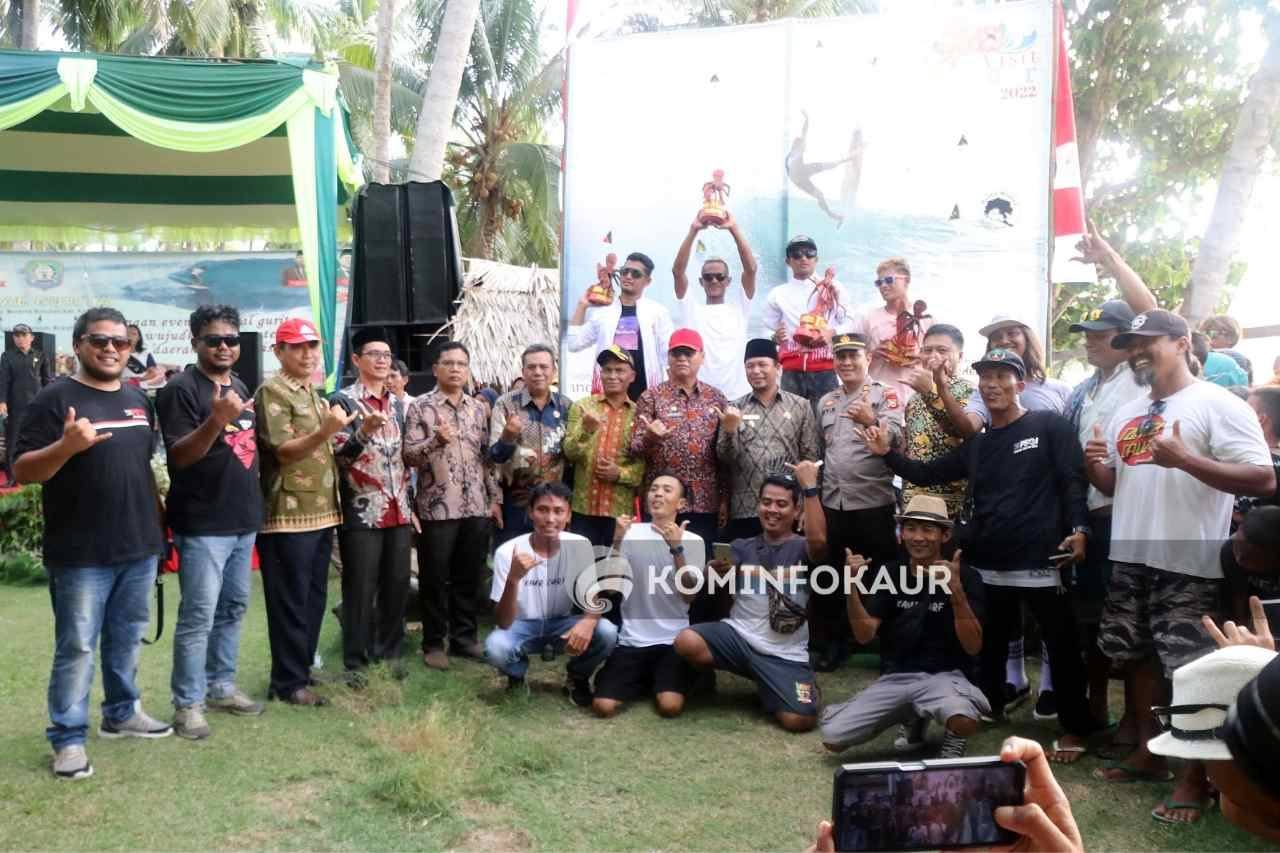 Ditutup Wabup, Peselancar Aceh Sabet Juara Open Class