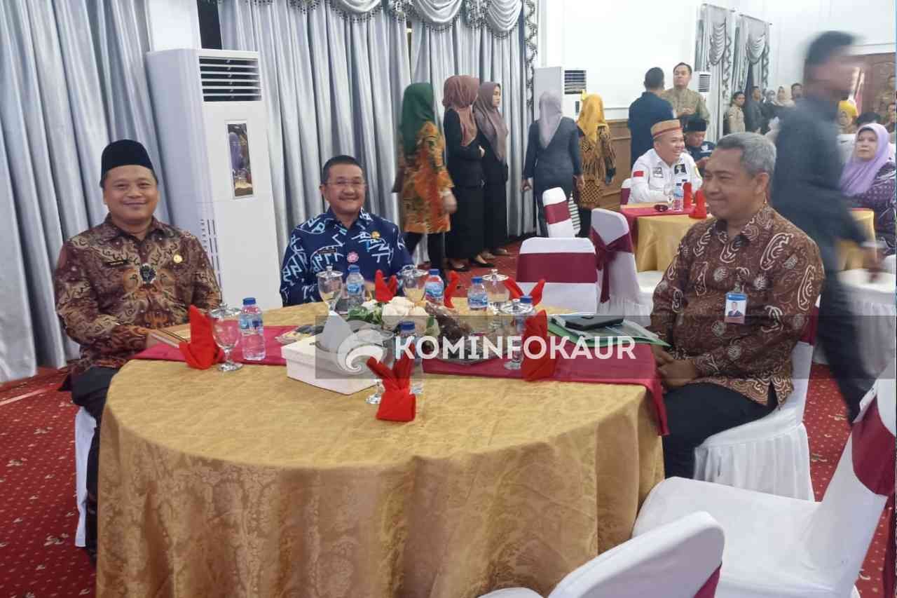 Gubernur  Minta Pemkab/Pemkot Tetapkan Potensi Utama Investasi Daerah