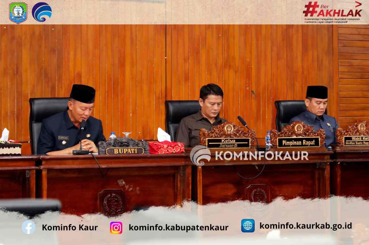 Bupati Kaur Sampaikan Jawaban Eksekutif Raperda APBD 2025