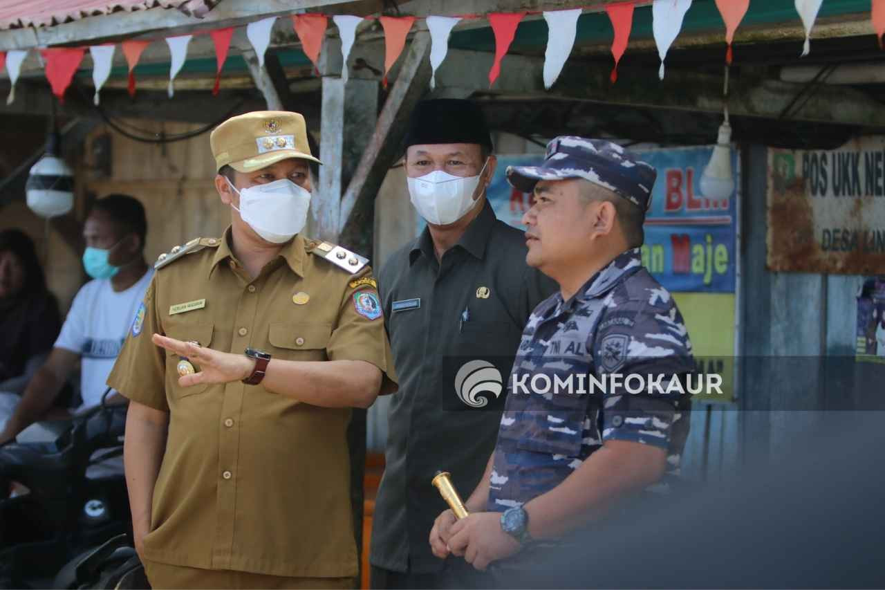 Wabup Bersama Danlanal Tinjau Lokus Karya  Bhakti TNI AL 