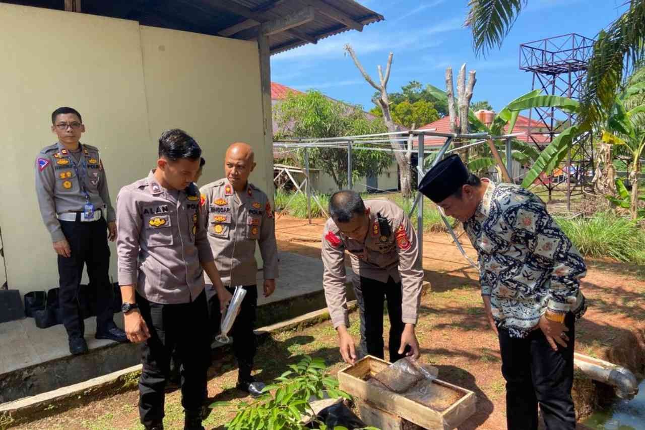 Budidaya Lebah Kelulut Kapolres Kaur Dapat Apresiasi