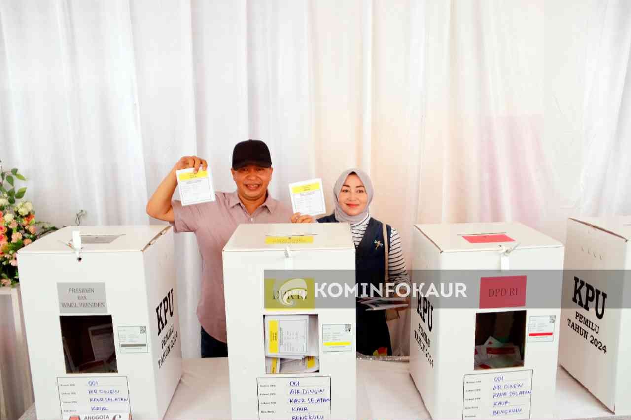 Wabup Gunakan Hak pilih di TPS 01 Desa Air Dingin