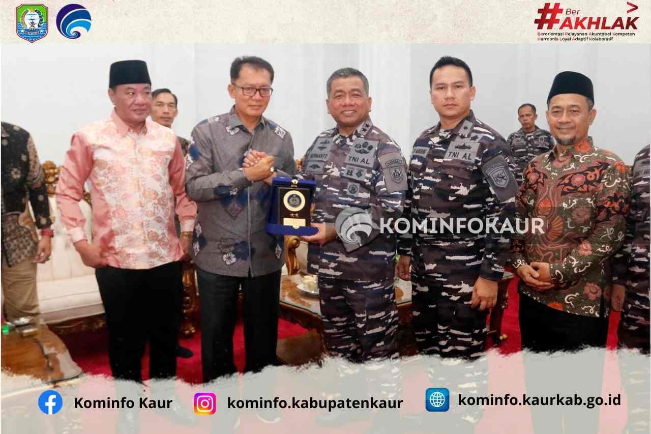 Bupati Kaur Terima Kunjungan Kerja Aspotmar Kasal 