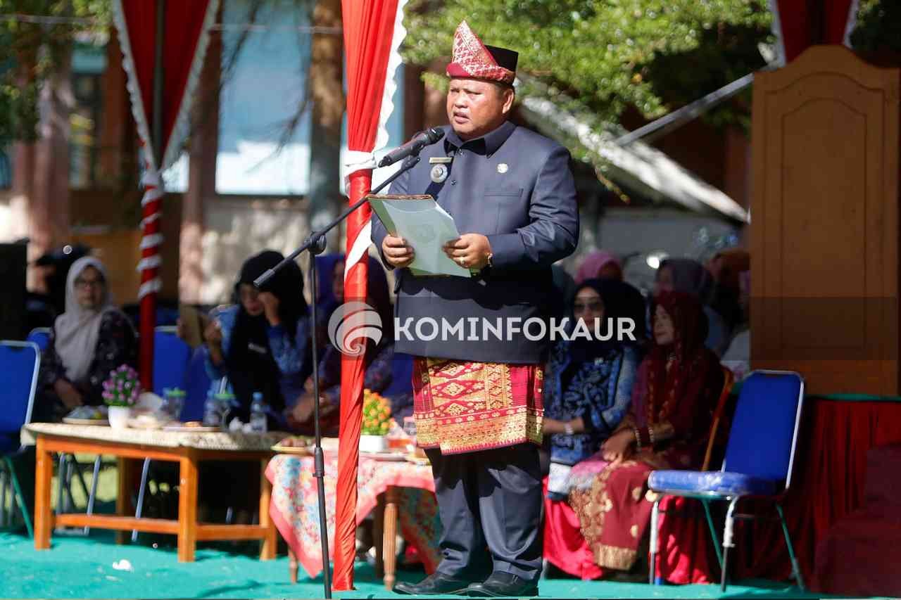 Jadi Irup HUT Ke-18 Kecamatan Kelam Tengah, Camat Aruan Sampaikan Ini