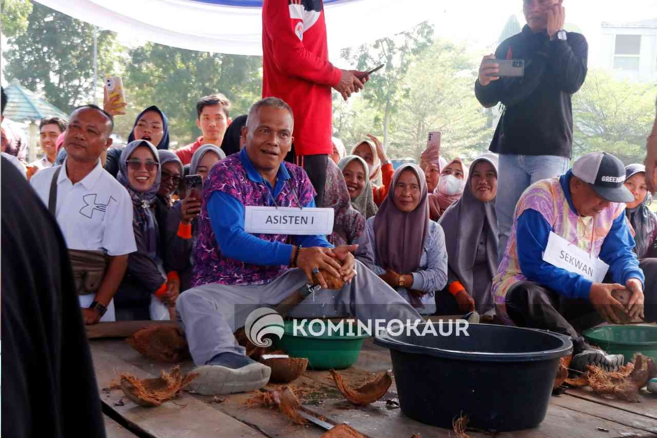 Meriah, Bapak-Bapak Adu Ketangkasan Ngukur Niur 
