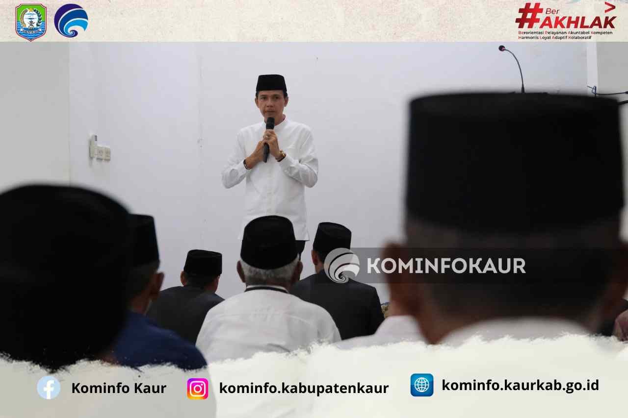 Kompak, Bupati dan Wabup Salat Ied di Masjid Ash –Solihin