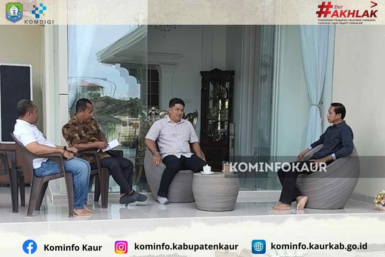 Dorong Kemajuan Sepak Bola Kaur, Bupati Gusril Pausi Gelar Pertemuan dengan Ketua PSSI Bengkulu