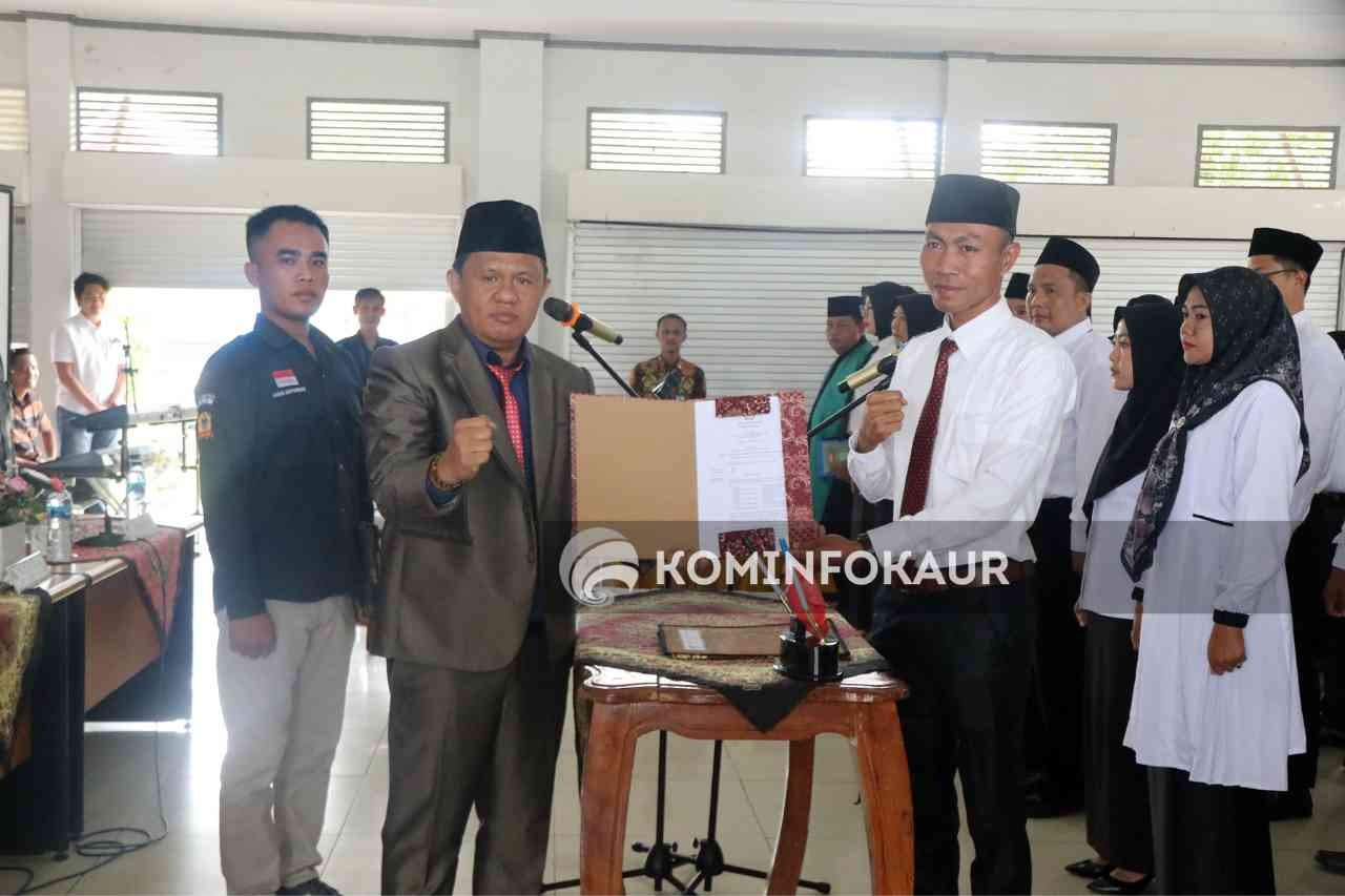 KPU Kaur Lantik 75 PPK, Sekda : PPK Netralitasnya Harus Tinggi