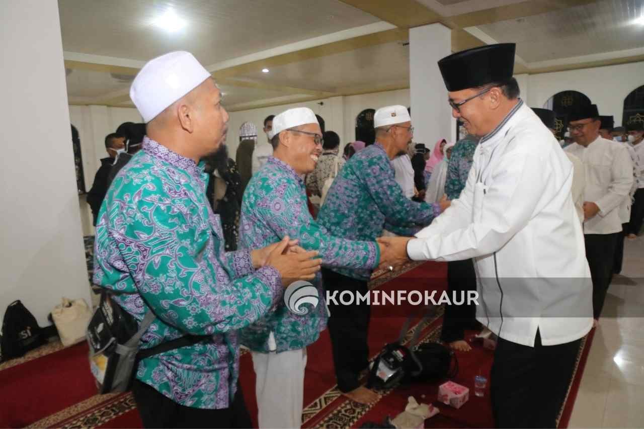 Suasana Haru Sambut Kedatangan Jamaah Haji