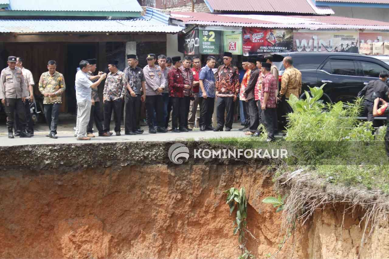 Jalan Amblas, Akses Lima Desa Terancam Putus