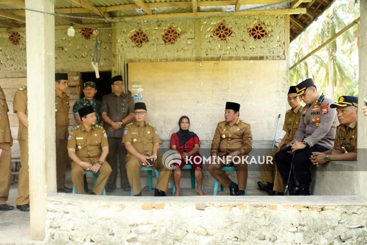 Tinjau Desa, Wagub Temukan Warga Miskin Tidak Dapat Bansos