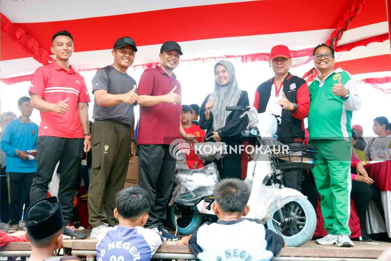 Semarakkan HUT Ke 78 RI, Pemda dan Forkopimda Gelar Jalan Sehat Bertabur Hadiah