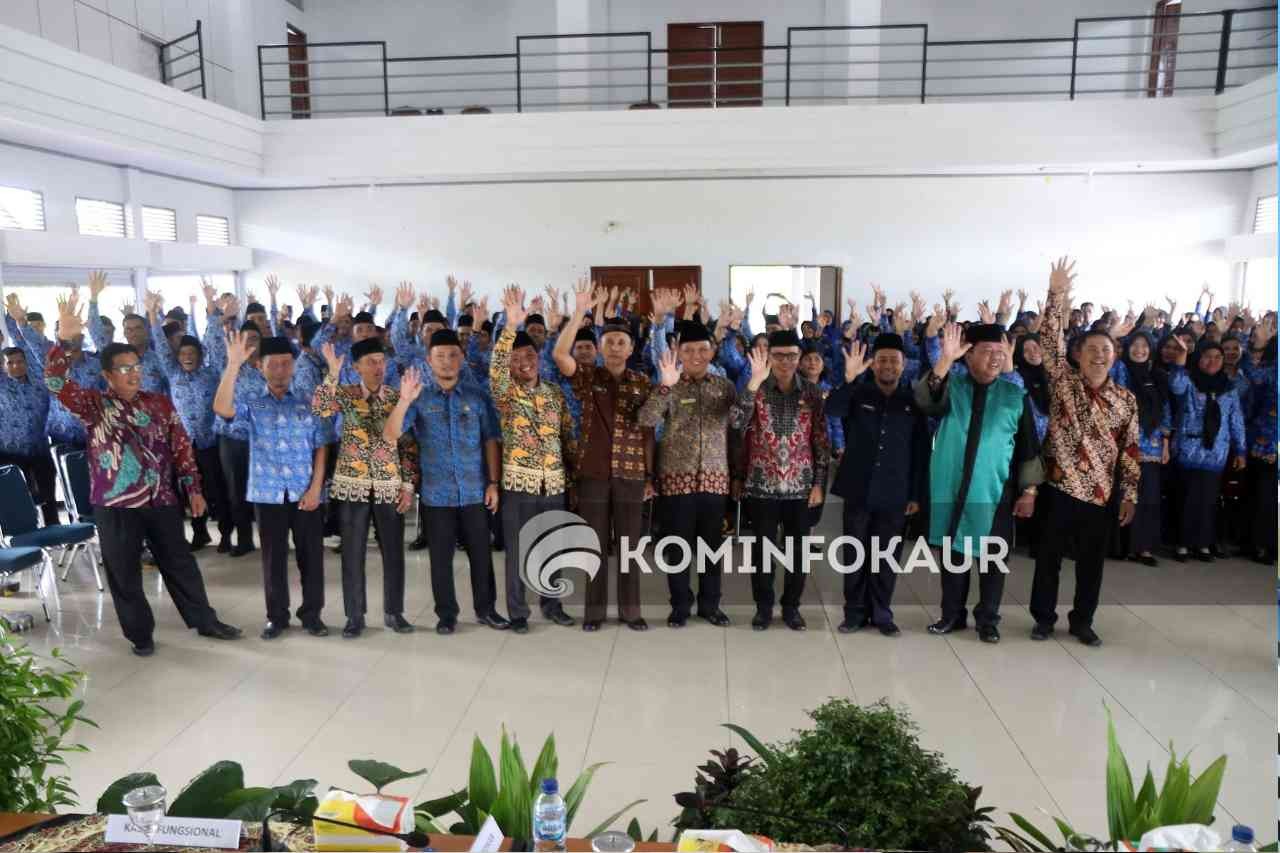 Lantik 230 Pejabat Fungsional, Asisten III Harapkan ASN Miliki Komitmen Kerja Yang Tinggi